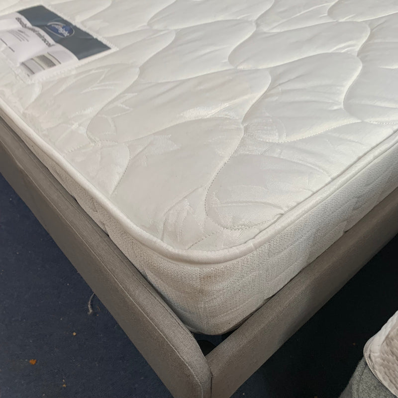 Queen size bed