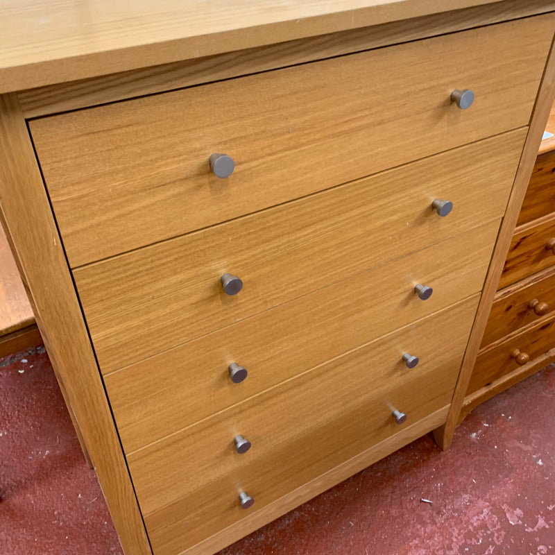 Chest of drawers