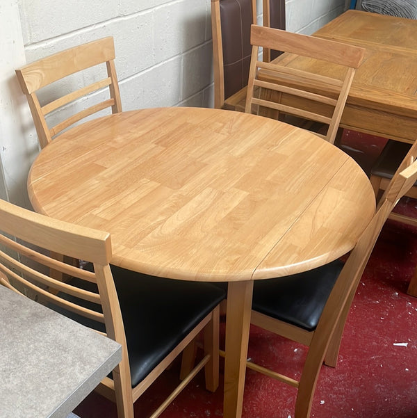 Extending table and 4 chairs