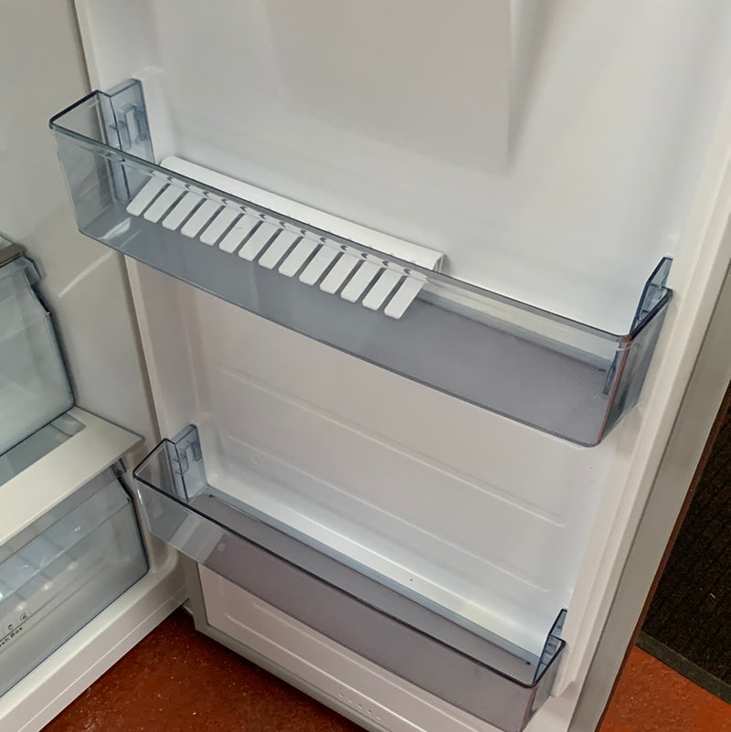 KENWOOD fridge with water dispenser