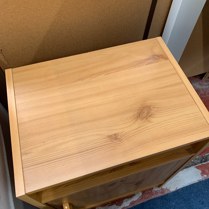 Bedside cabinets