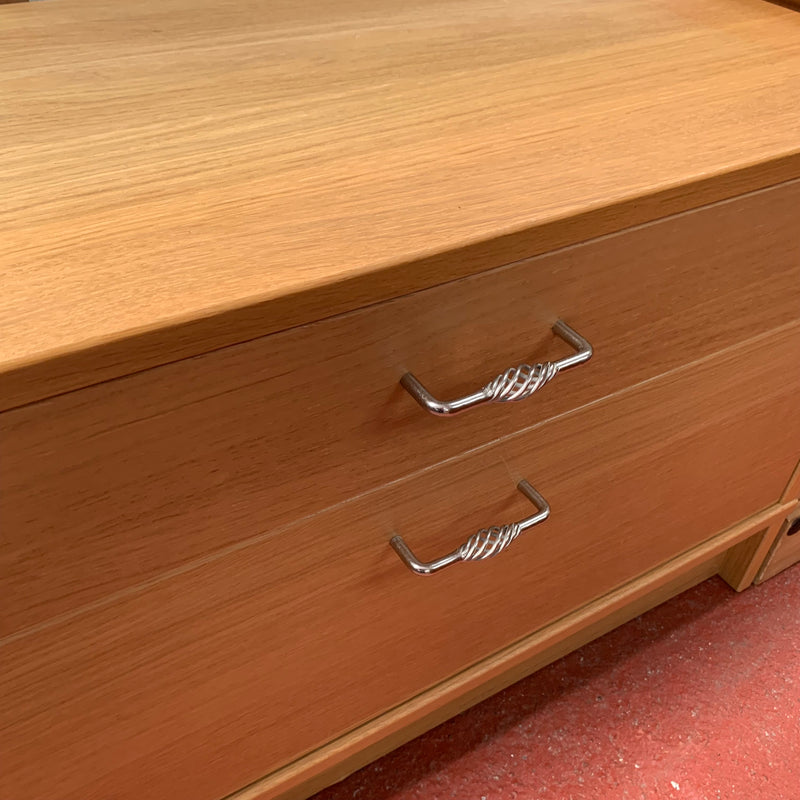 Chest of drawers