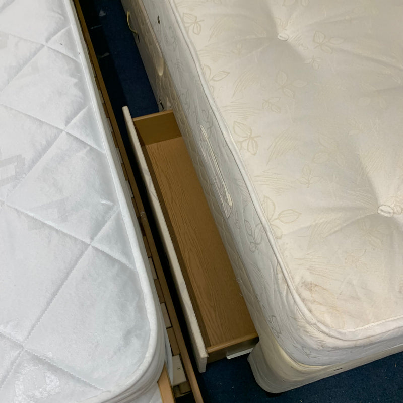 Kingsize bed