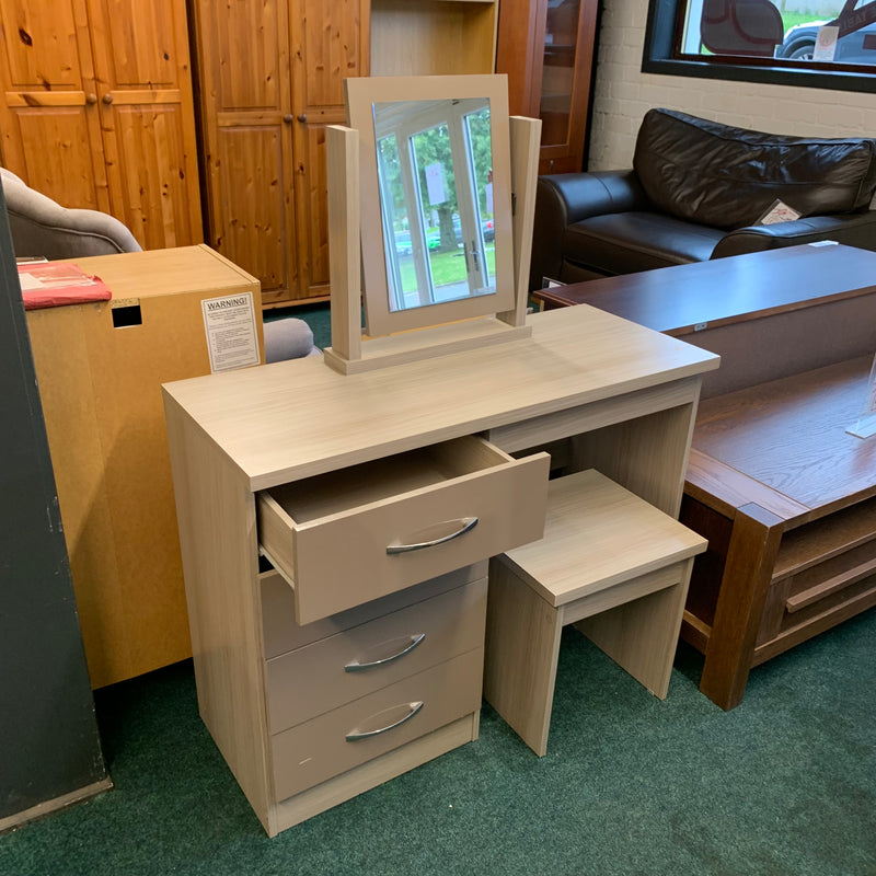 Dressing table