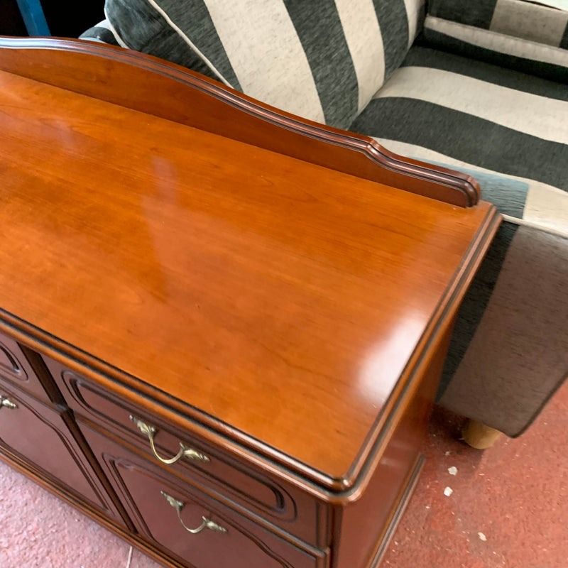Sideboard