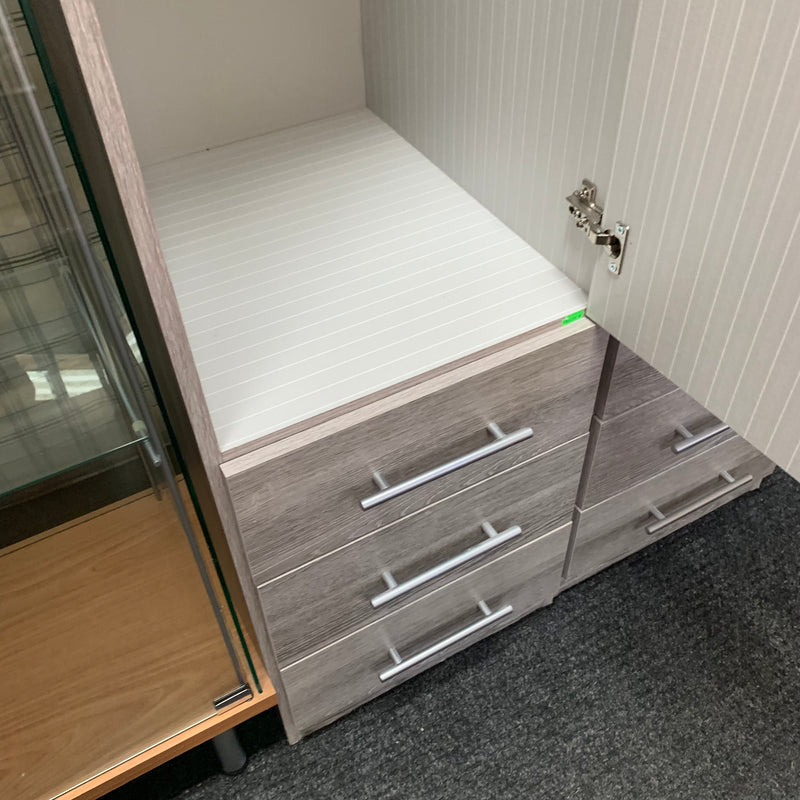 Single wardrobe