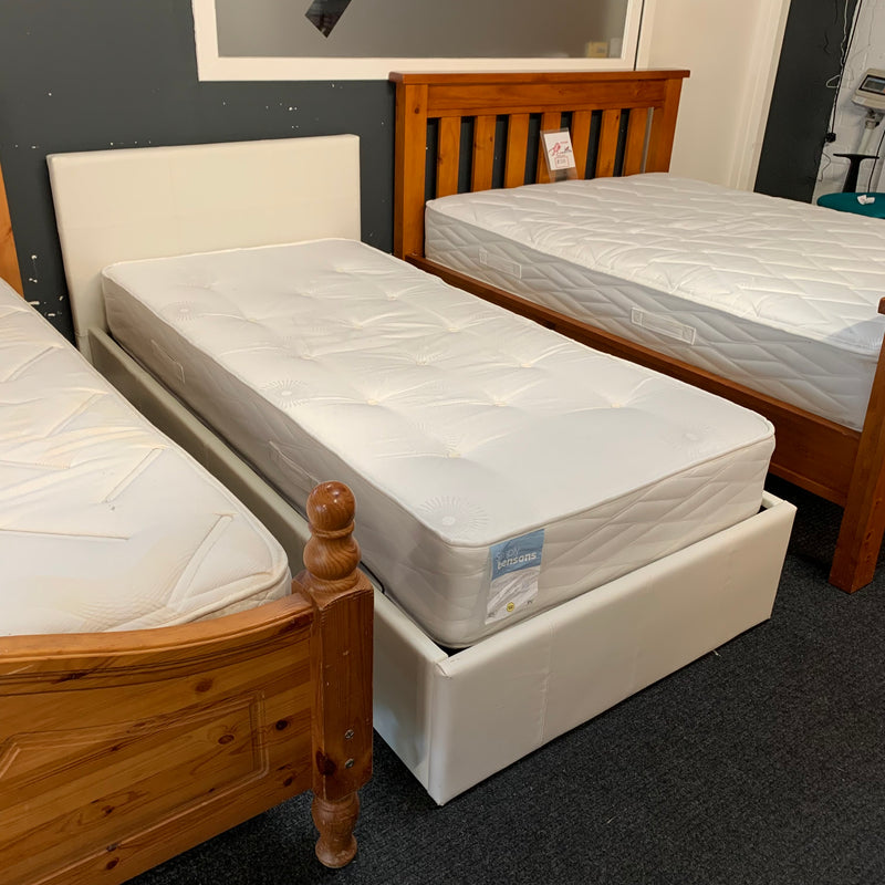 Single ottoman bed