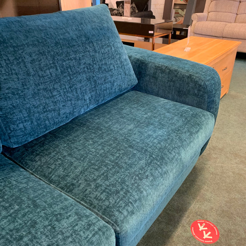 4 seater sofa and cuddle chair