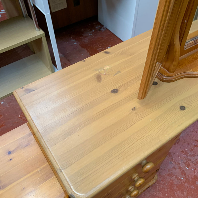 Dressing table