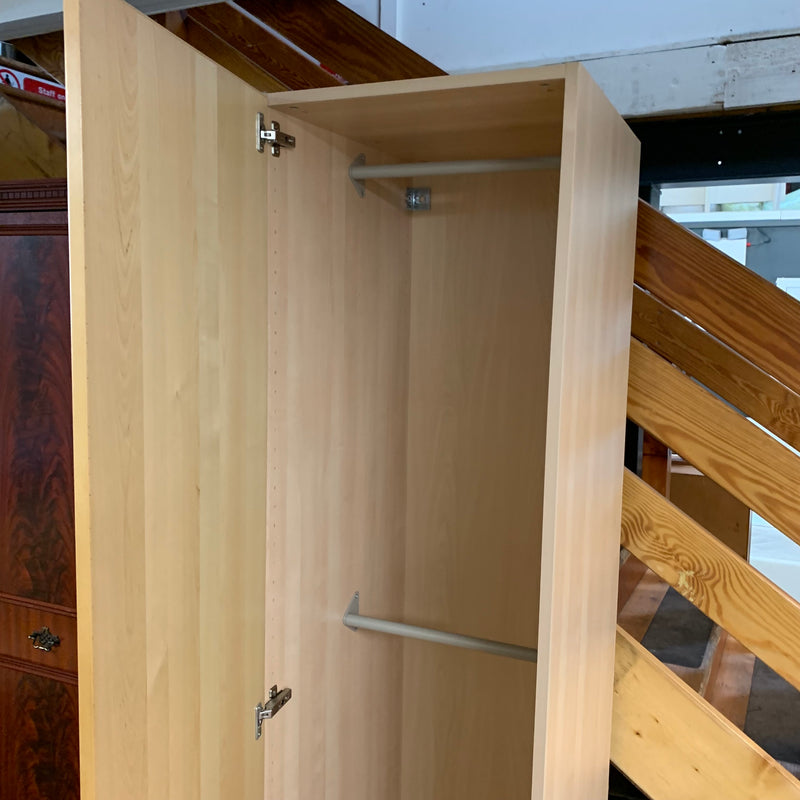 Single wardrobe