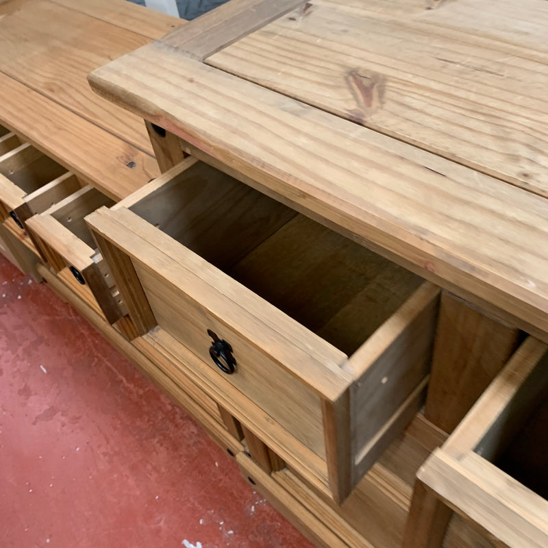 Chest of drawers