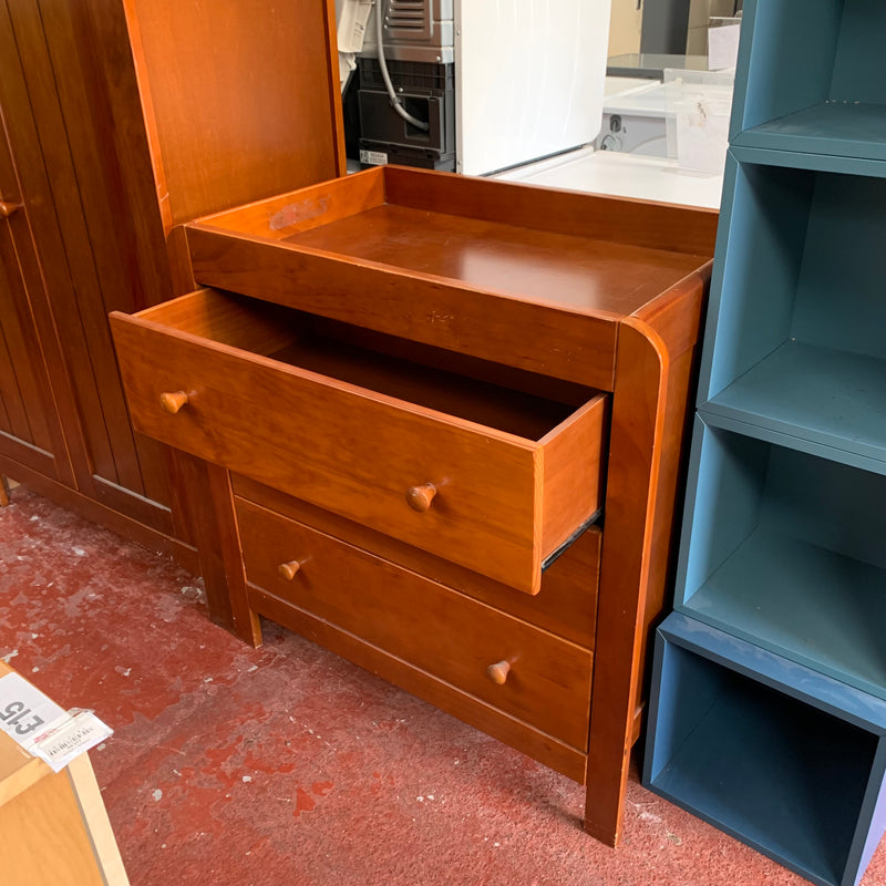 Chest of drawers