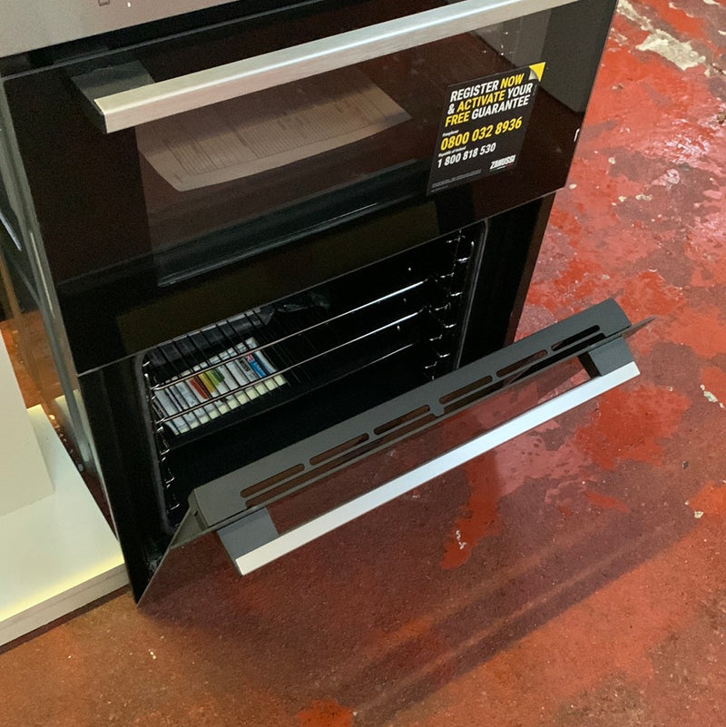 Ex display ZANUSSI integrated oven