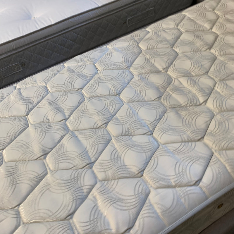 Single ottoman bed