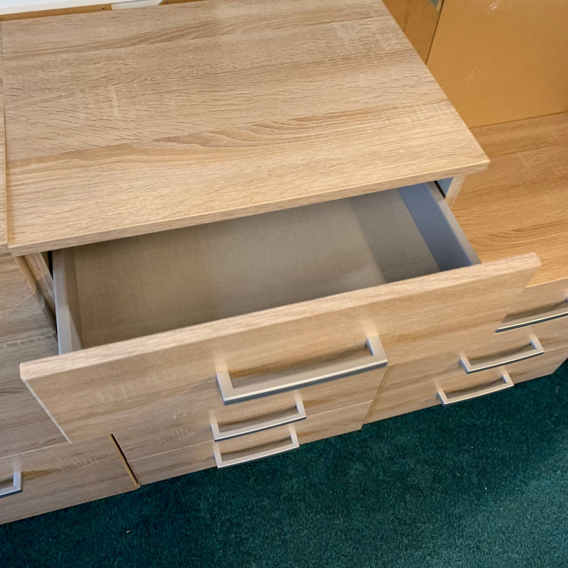 Chest of drawers
