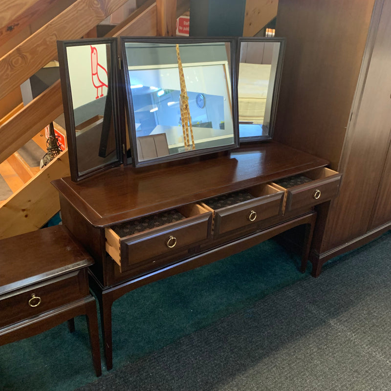 STAG dressing table