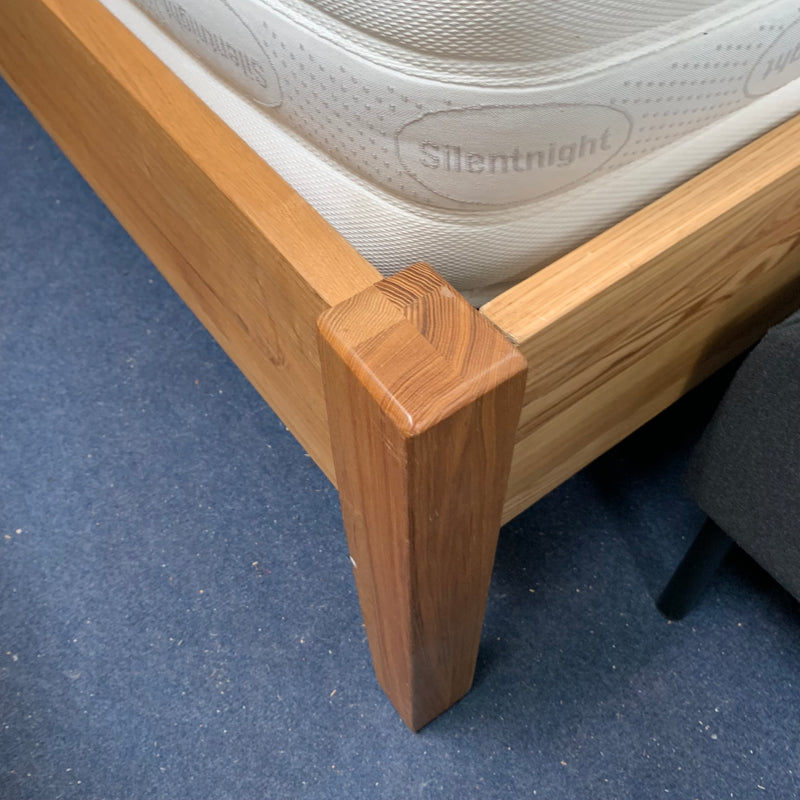 King size bed