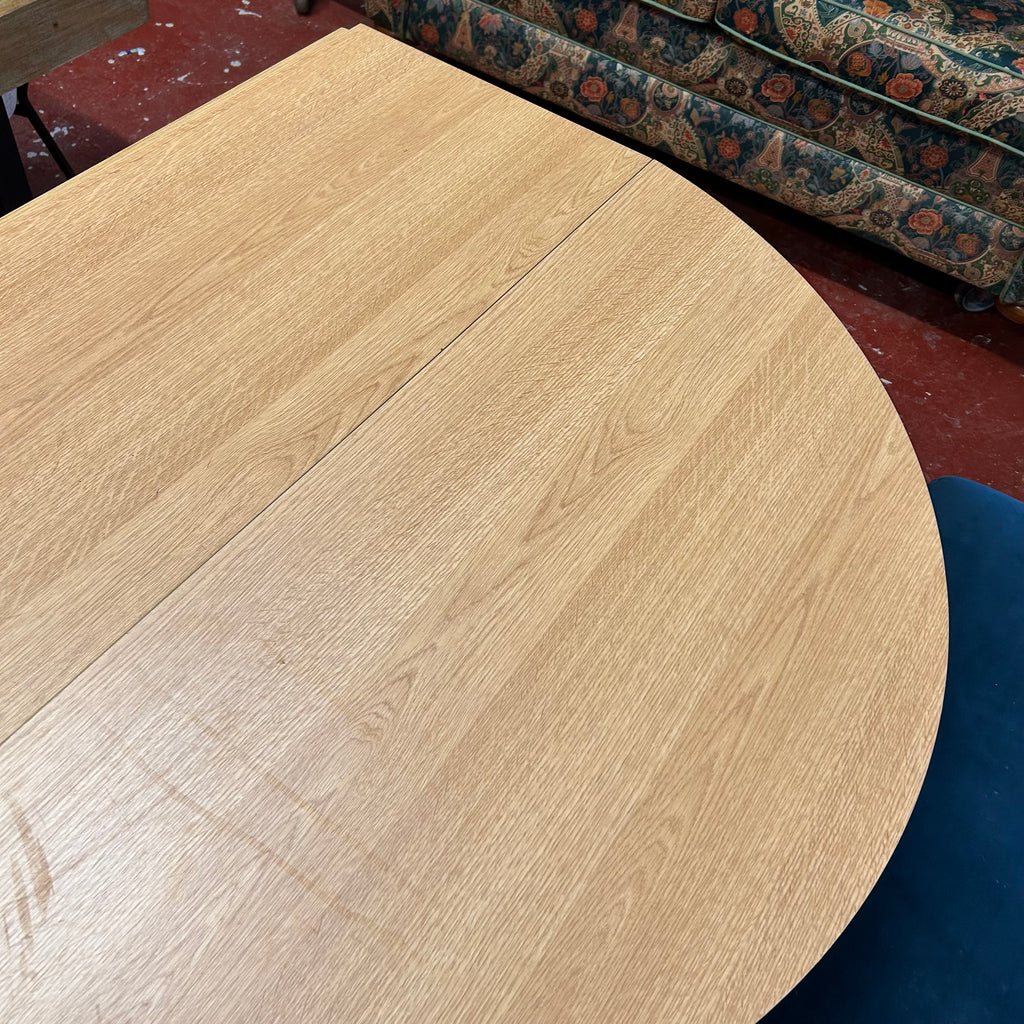 Butterfly table and chairs