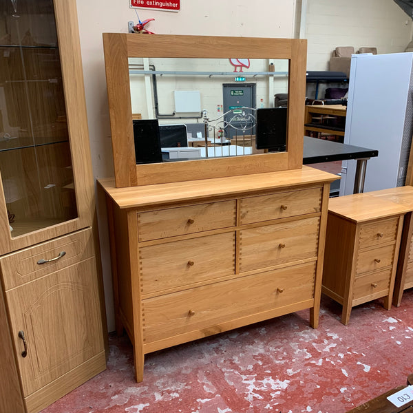 Chest of drawers
