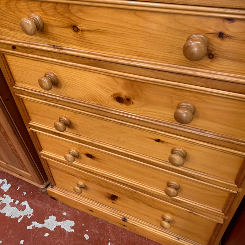 Chest of drawers