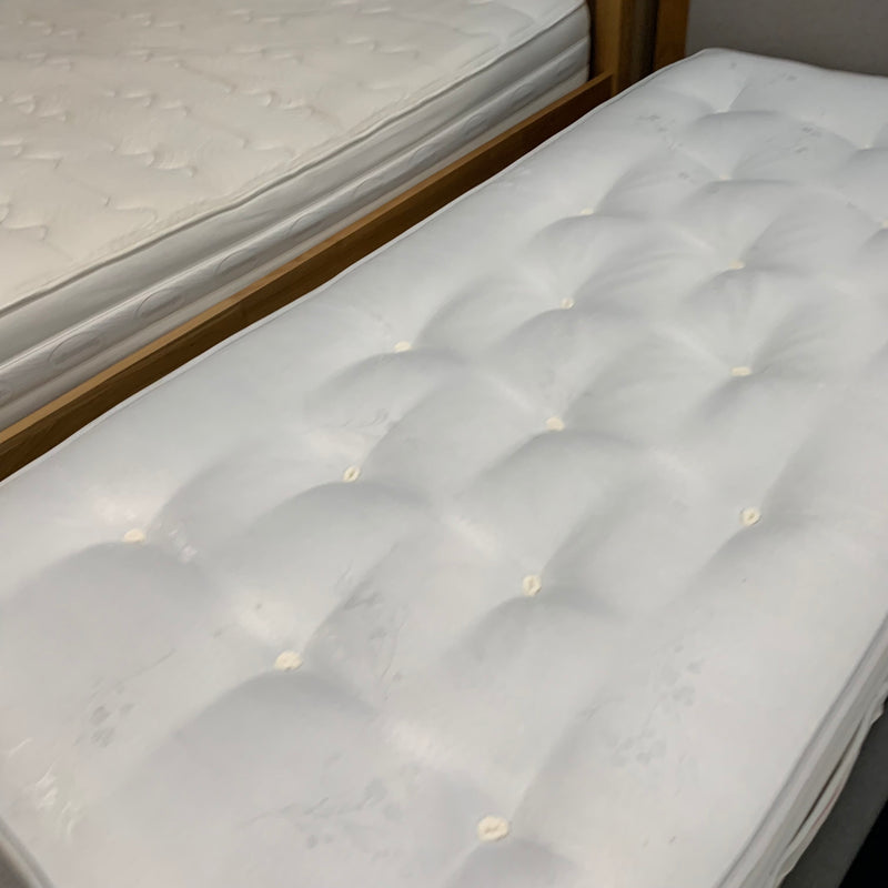 Single ottoman bed