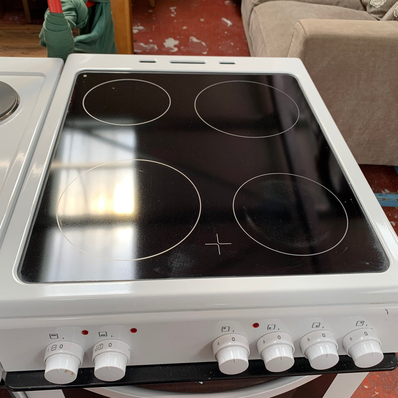 LOGIK cooker