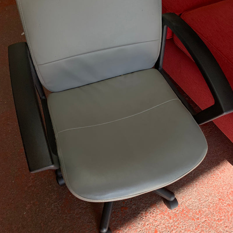 Desk chair