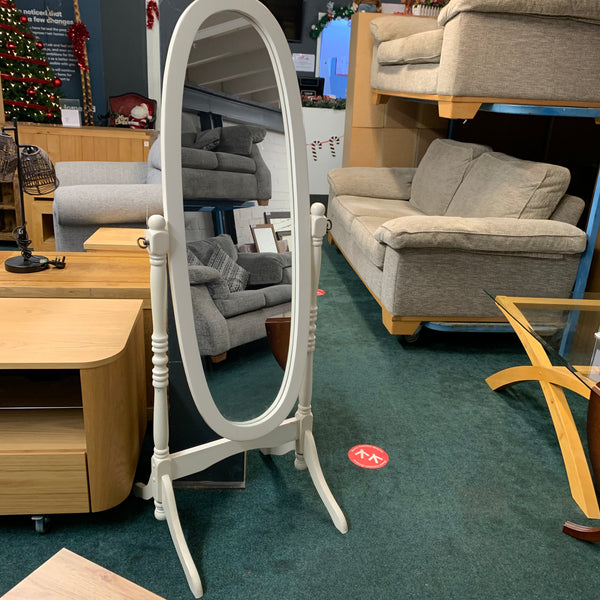 White standing mirror