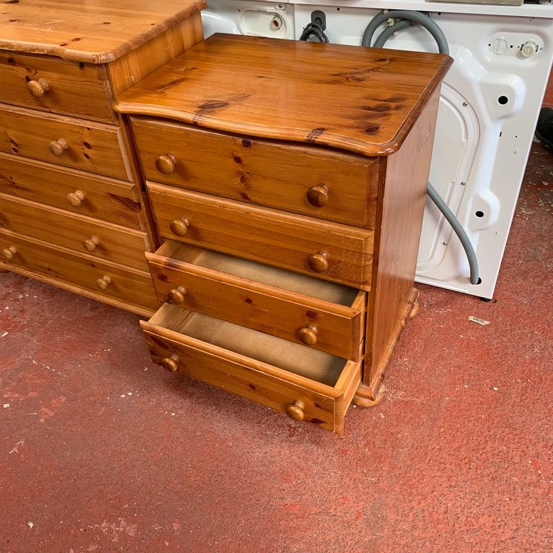 Chest of drawers