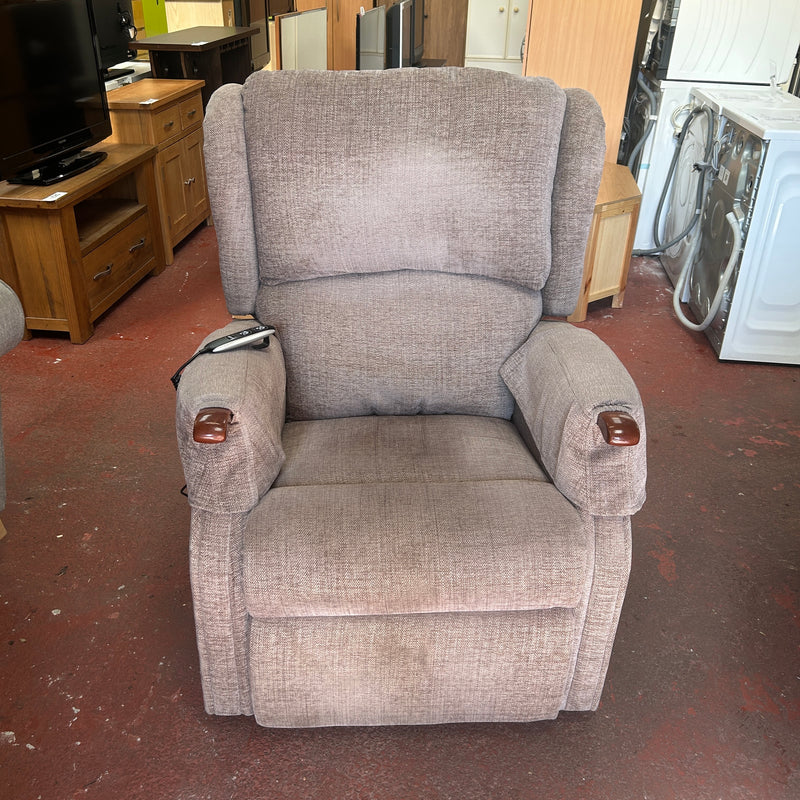 Rise and recliner armchair