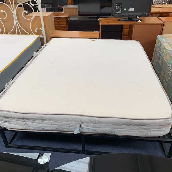 King size bed