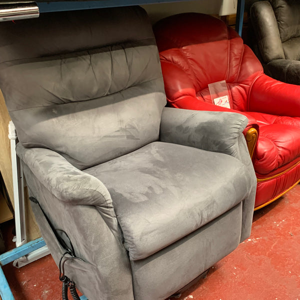 Rise and recliner armchair