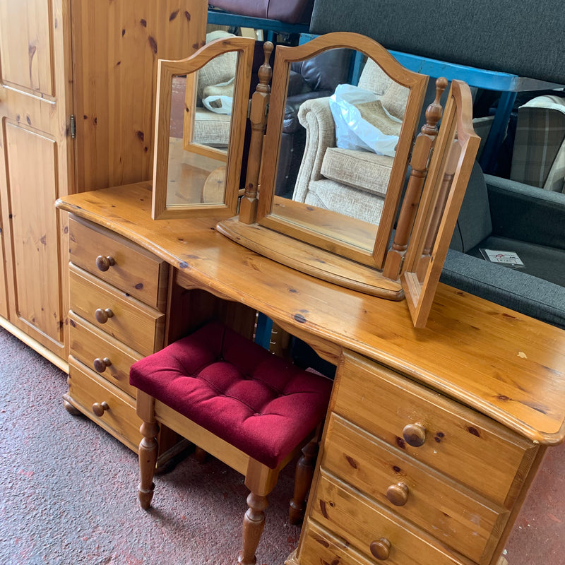 Dressing table