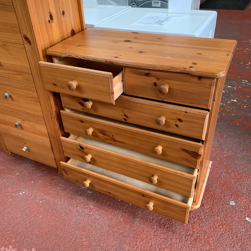 Chest of drawers