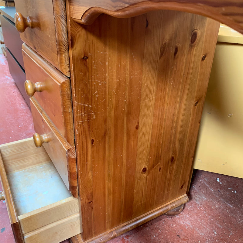 Dressing table