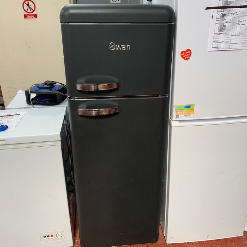 Swan fridge freezer