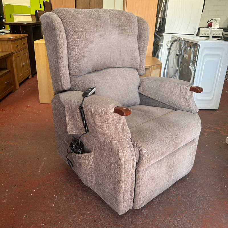 Rise and recliner armchair