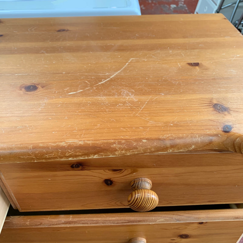 Chest of drawers