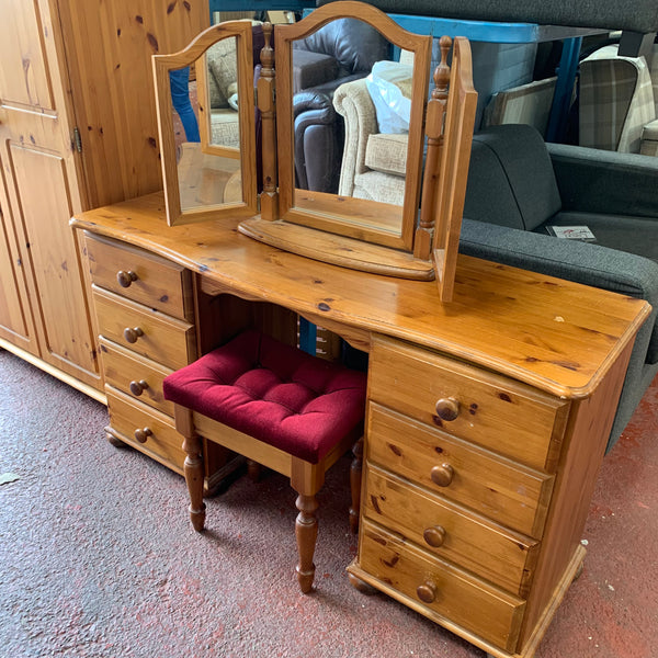 Dressing table
