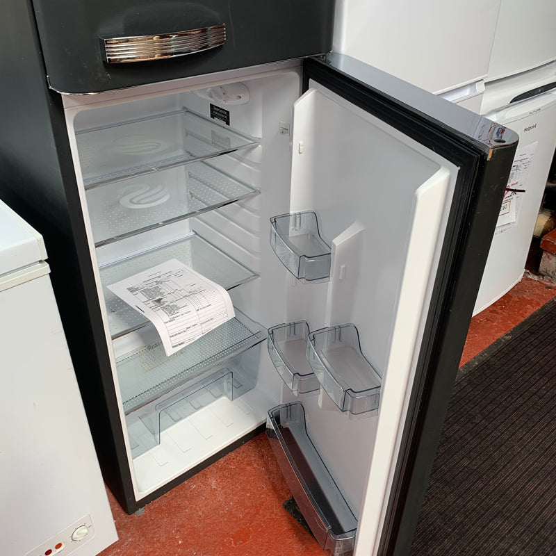 Swan fridge freezer