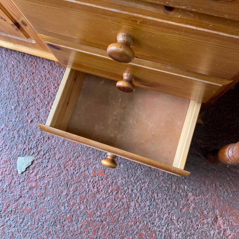 Dressing table