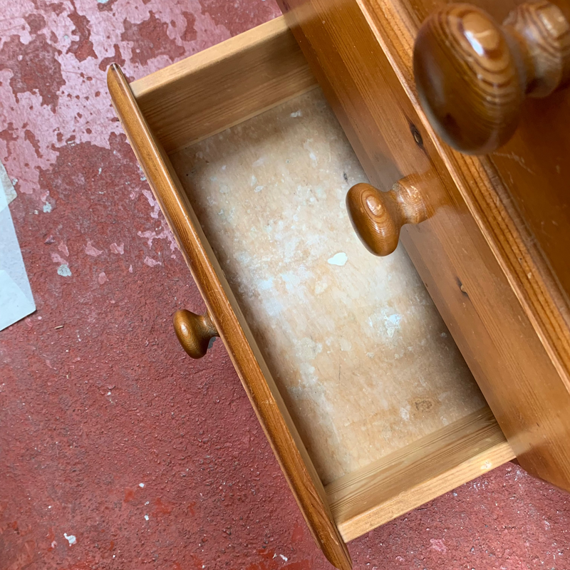 Dressing table