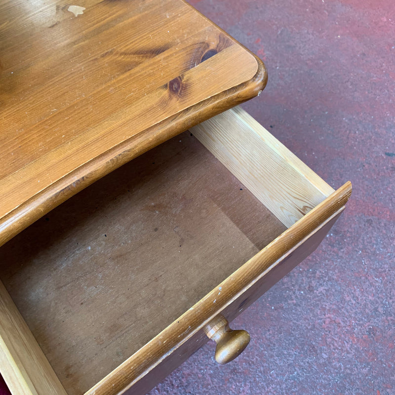 Dressing table