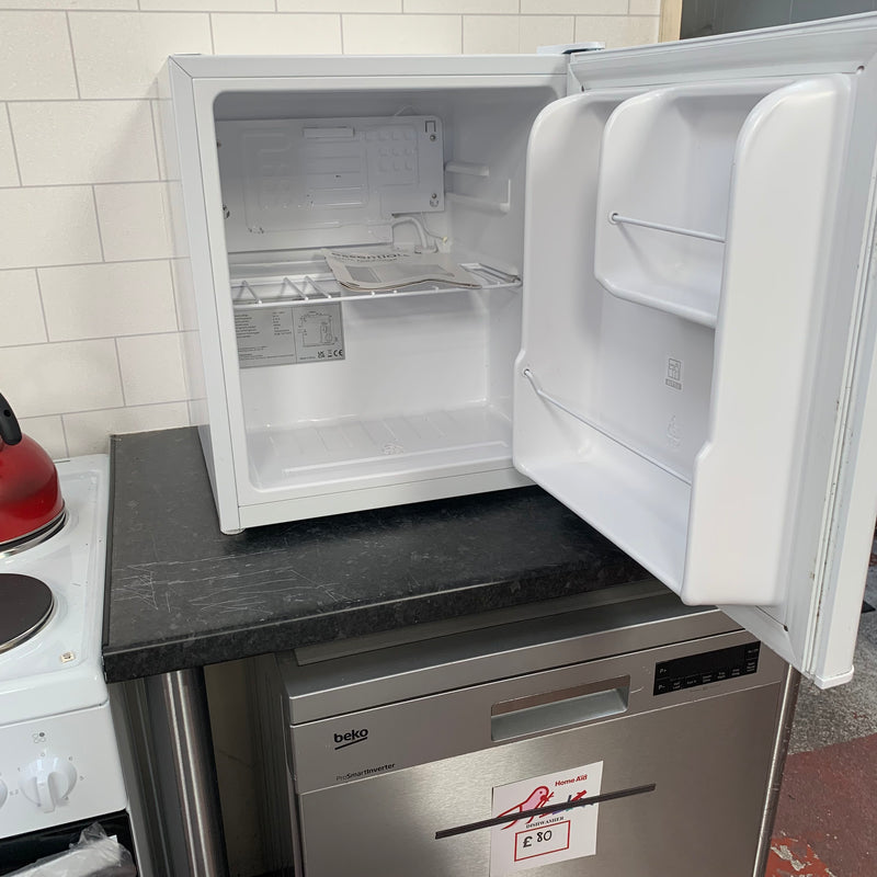CURRYS fridge
