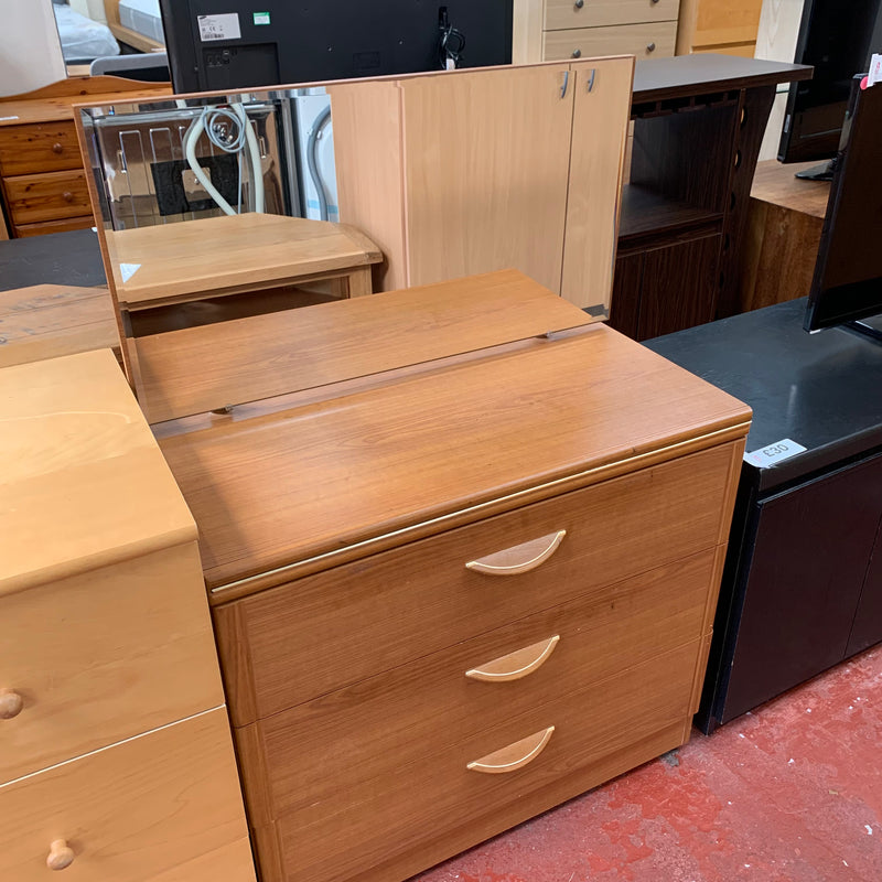 Chest of drawers