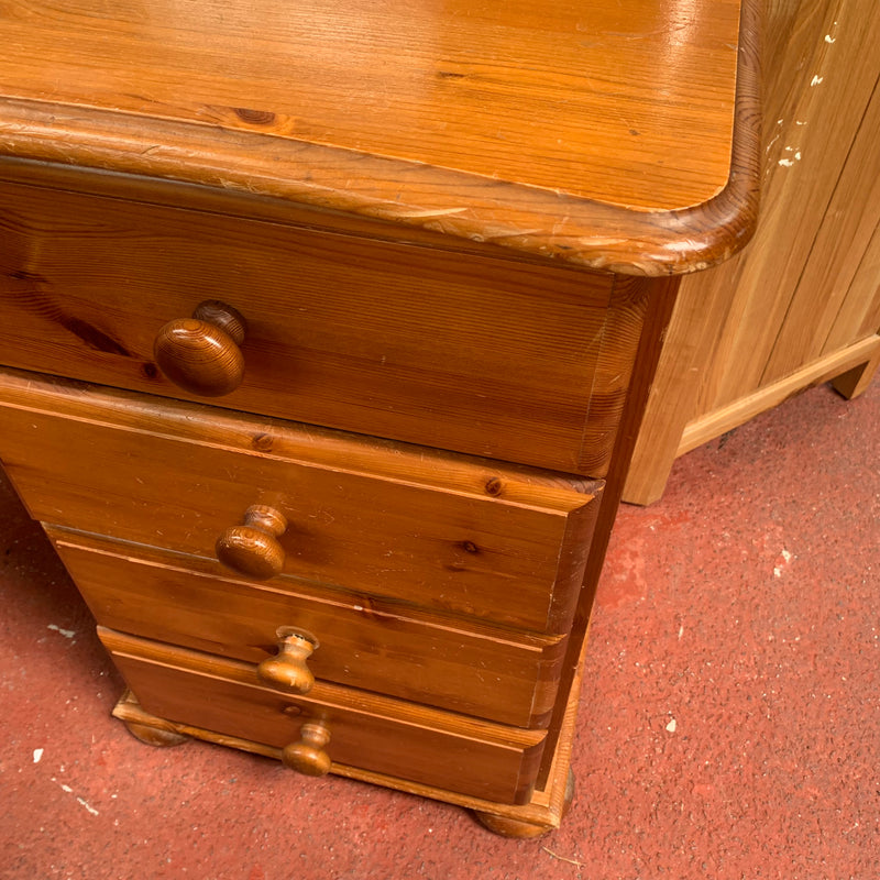 Dressing table