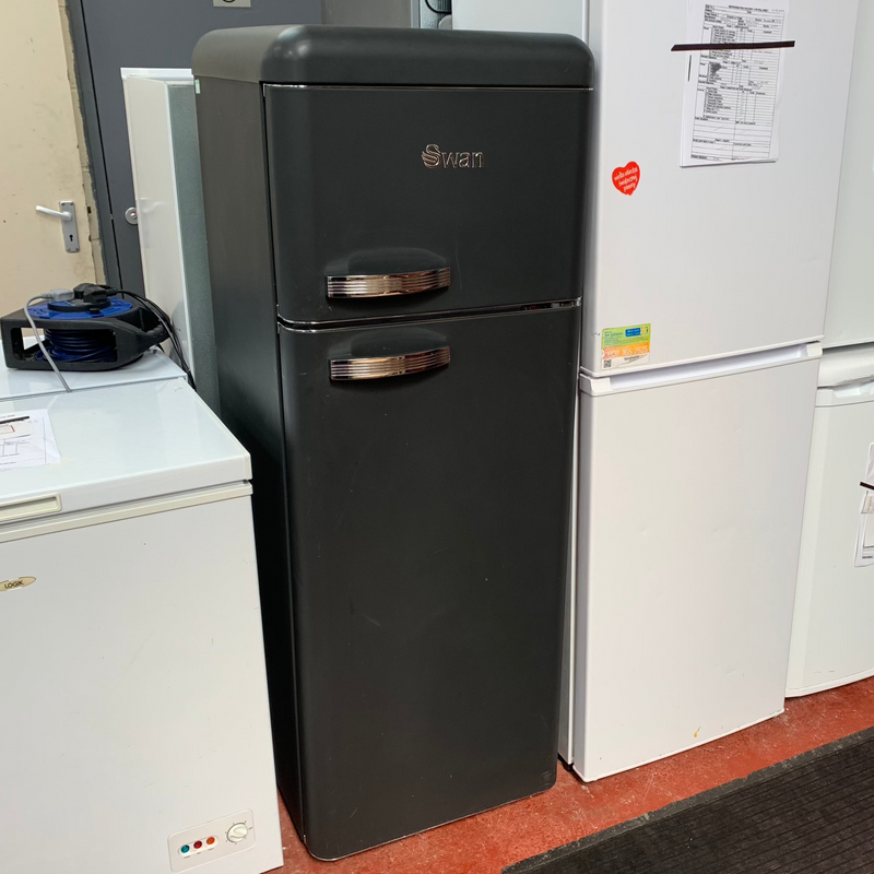 Swan fridge freezer