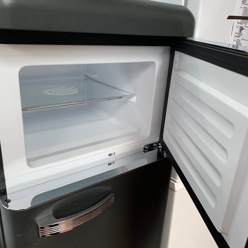 Swan fridge freezer