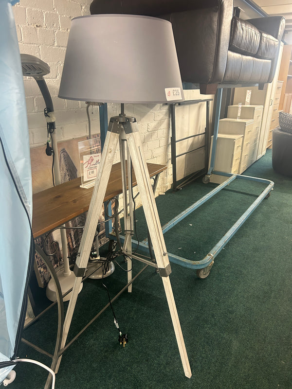 Standing lamp