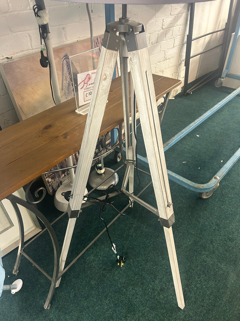 Standing lamp